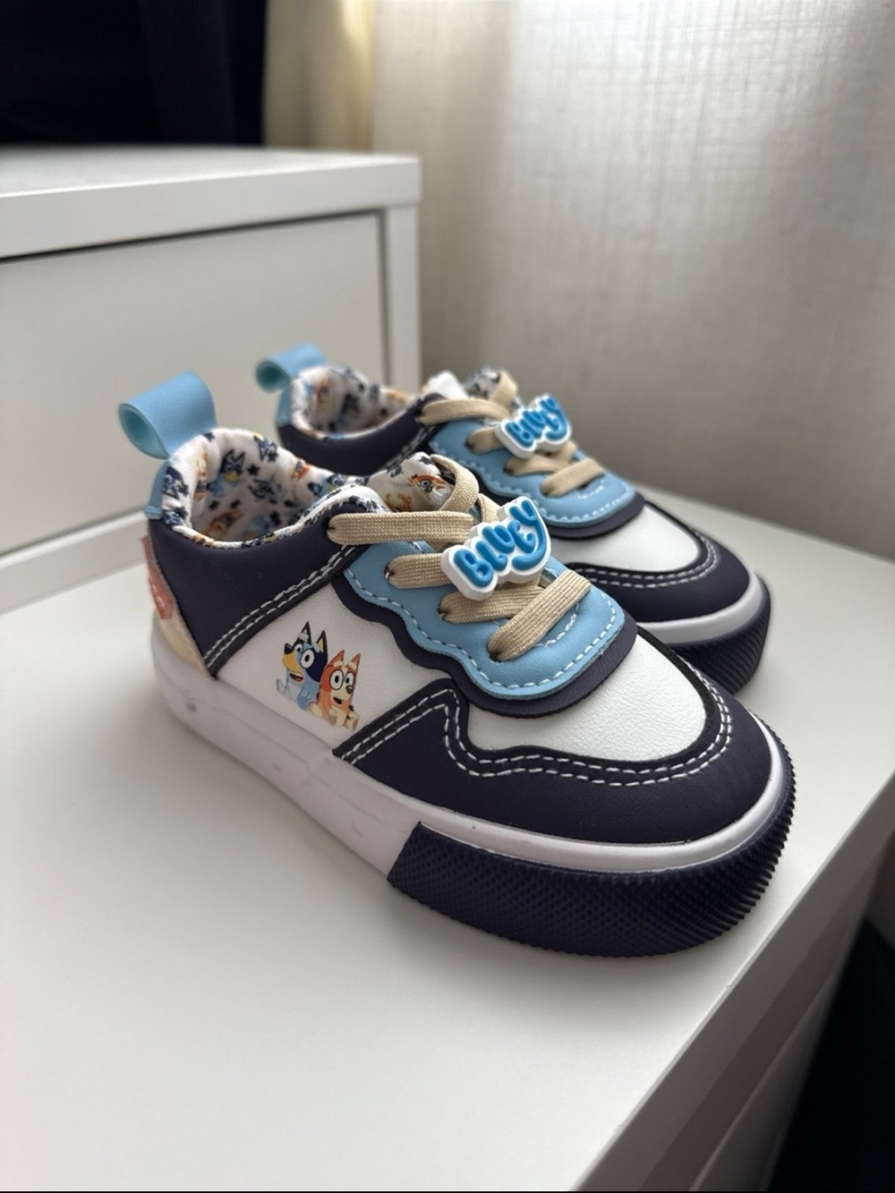 Bluey toddler size 6 shoes